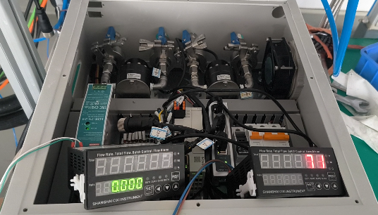 汽車密封條涂膠工藝中，如何精準(zhǔn)控制微量玻璃膠